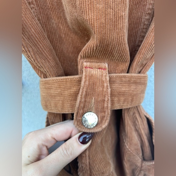 Alice + Olivia Gorgeous Wide Leg Jumpsuit in Camel - Picture 10 of 12